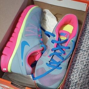 Nike Women's Gray and Pink Sneakers with Blue Accents New
